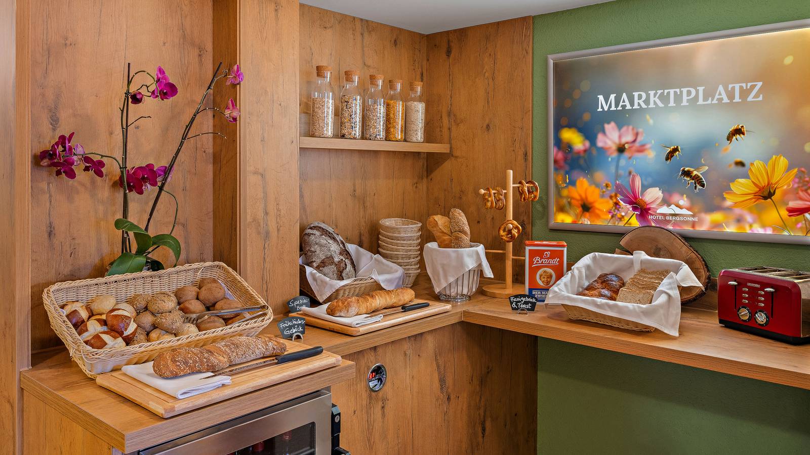 Frisches Brot beim Bergfrühstück im Hotel Bergsonne Allgäu