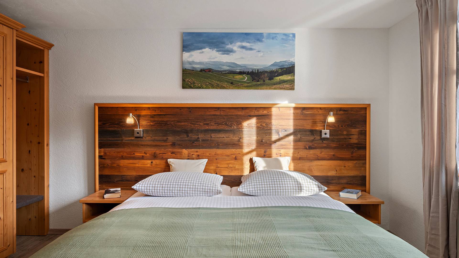 Smart Doppelzimmer – hotel bergsonne allgaeu imberg sonthofen allgaeu smart doppelzimmer bett | Hotel Bergsonne Allgäu